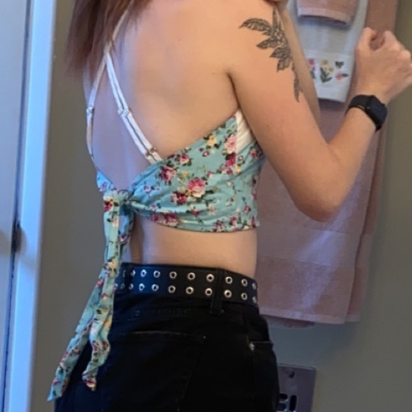 NWOT Unique Vintage Tie Top - Picture 3 of 4